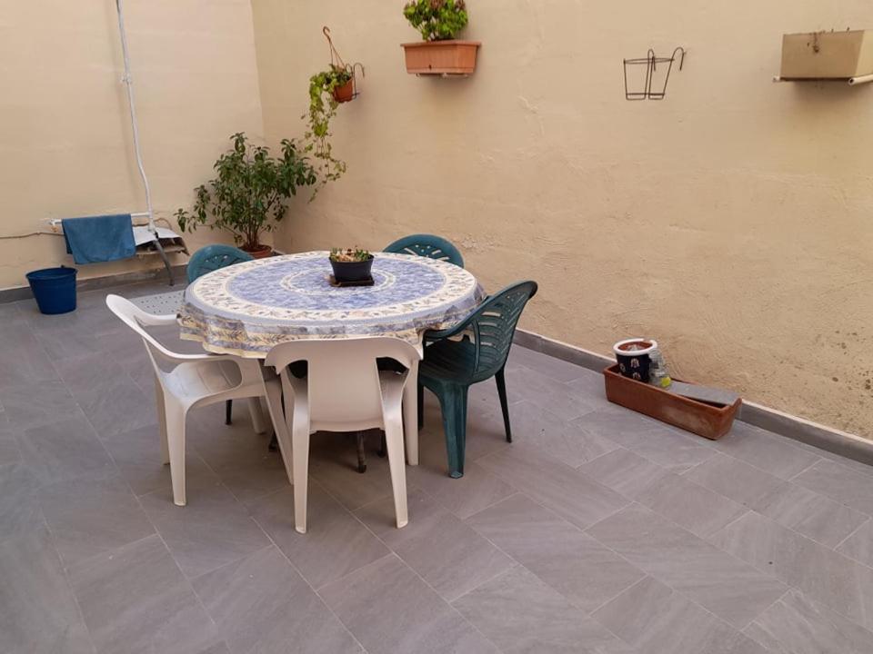 Dynesty B&B Birżebbuġa エクステリア 写真